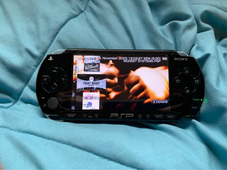 Modded PSP 128GB with Charge/Transfer Cable 100+ PSP Games - Retro Modd