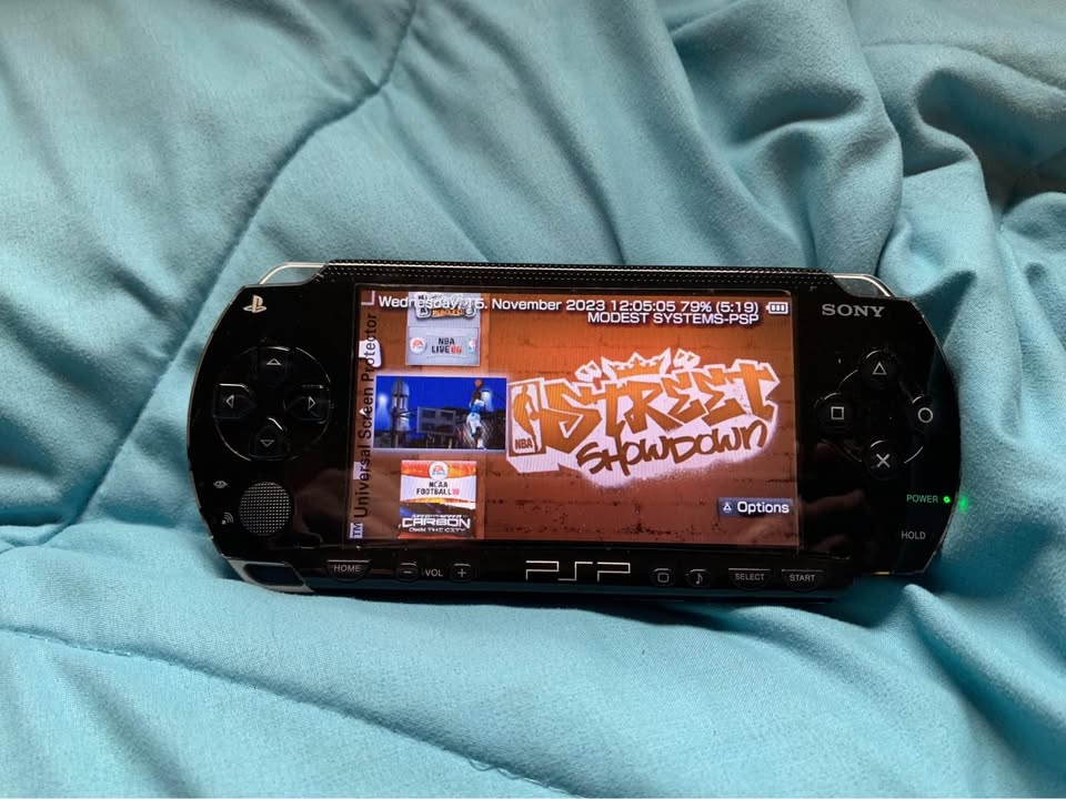 Modded PSP 128GB with Charge/Transfer Cable 100+ PSP Games - Retro Modd